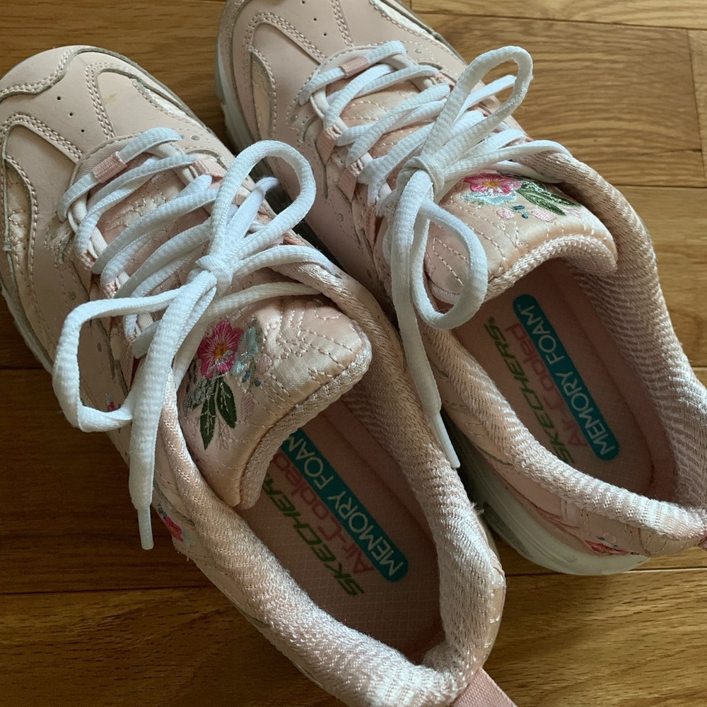 Sketcher Rose Pink Tennis Shoes NWOT